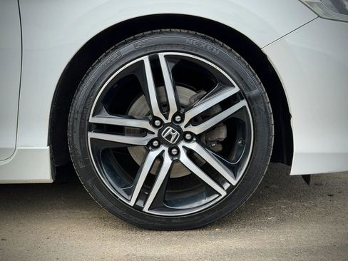 Used 2016 Honda Accord Sport image 18