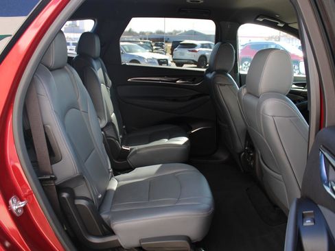 Used 2024 Buick Enclave Premium image 24