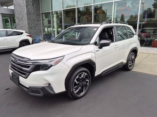 Used 2025 Subaru Forester Limited AWD/4WD image 7