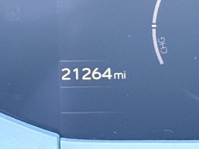 Used 2023 Toyota Prius XLE FWD image 16
