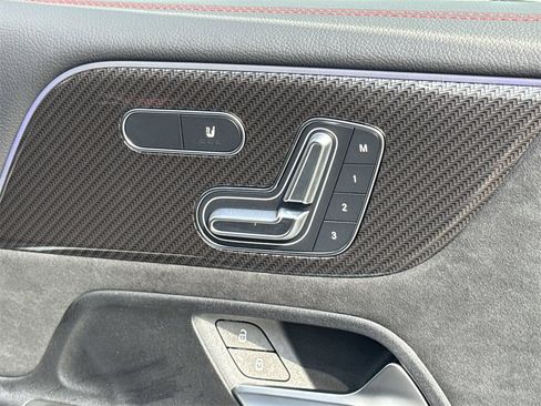 New 2025 Mercedes-Benz GLB 250 4MATIC image 21