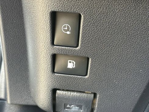 Used 2017 Toyota Prius Prime Advanced image 47