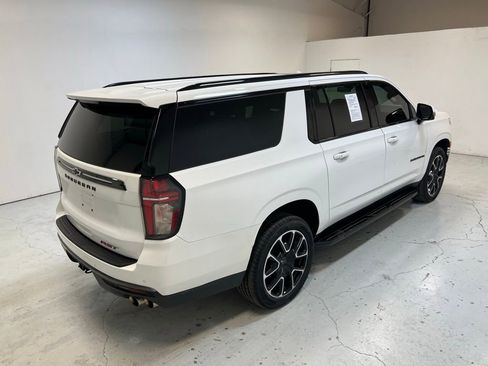Used 2022 Chevrolet Suburban RST w/ Sport Performance Package image 2