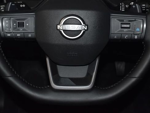 Used 2025 Nissan Rogue SV AWD/4WD image 26