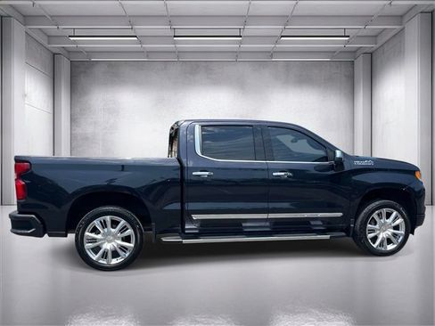 Used 2023 Chevrolet Silverado 1500 High Country w/ High Country Premium Package AWD/4WD image 2