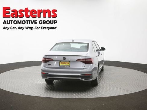 Used 2024 Volkswagen Jetta SE FWD image 37