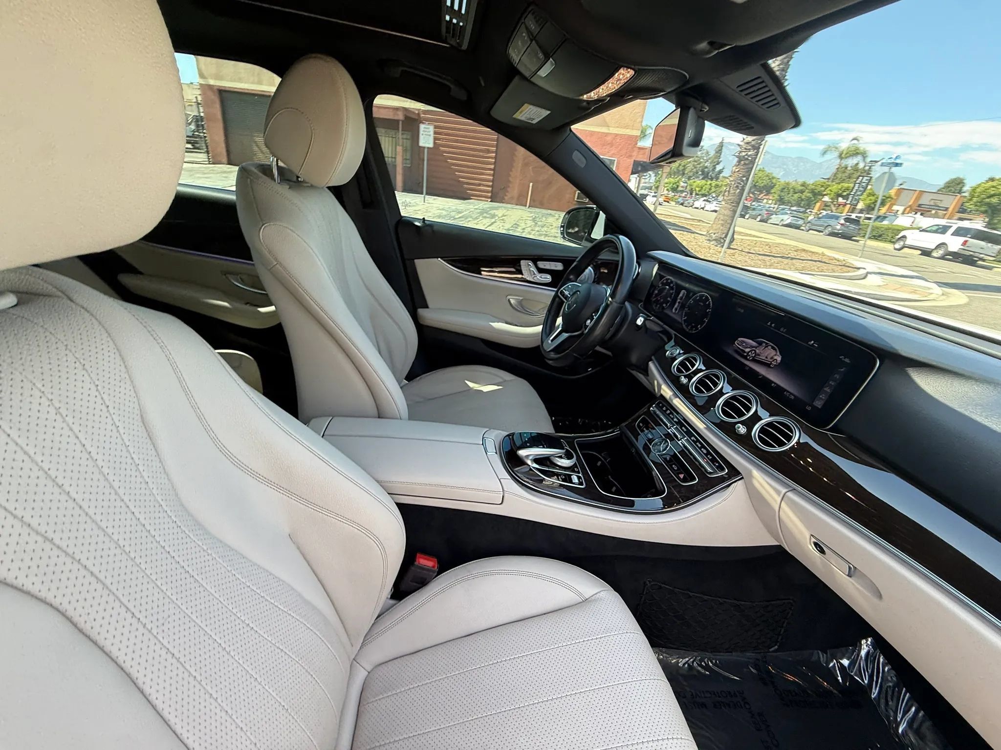 Used 2020 Mercedes-Benz E 350 Sedan image 23