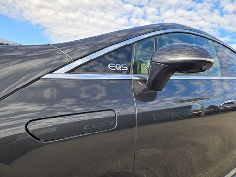 Used 2023 Mercedes-Benz EQS 580 4MATIC Sedan w/ Exclusive Trim Package image 25