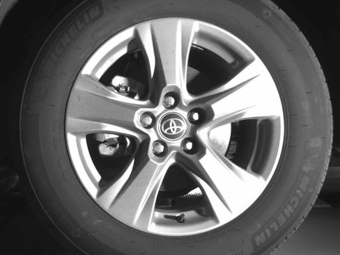 Used 2025 Toyota RAV4 LE image 8