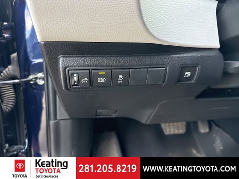 Certified 2024 Toyota Corolla SE w/ SE Package image 13