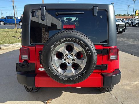 Used 2017 Jeep Wrangler Unlimited Sahara image 6