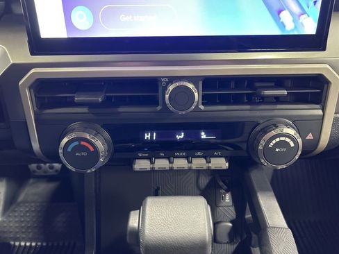 Used 2024 Toyota Tacoma TRD Sport image 19