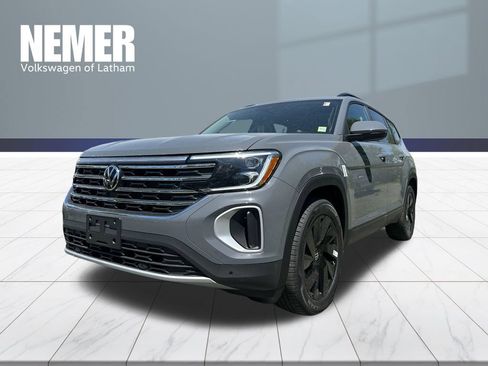 New 2026 Volkswagen Atlas SE AWD/4WD image 1