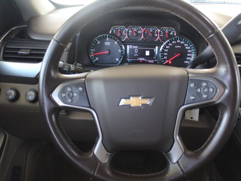 Used 2019 Chevrolet Suburban LT AWD/4WD image 31