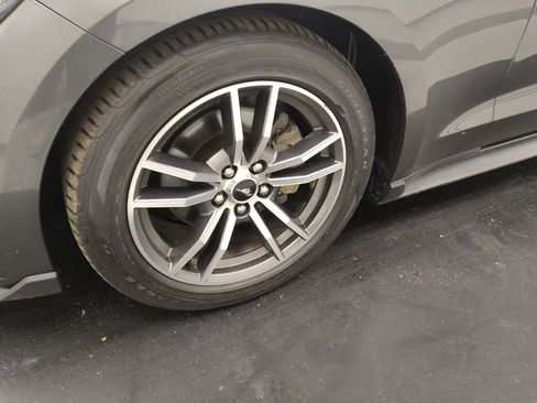 Used 2017 Ford Mustang Coupe image 31