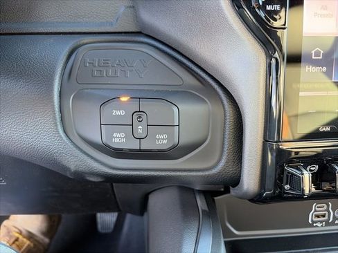 New 2026 RAM 2500 Laramie AWD/4WD image 17