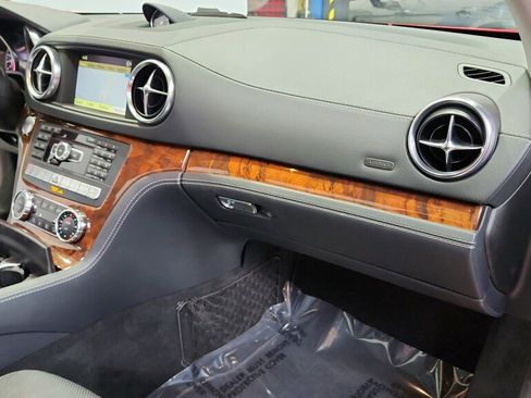Used 2013 Mercedes-Benz SL 550 image 27