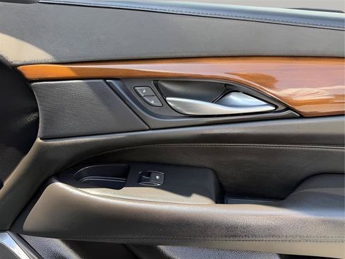 Used 2019 Cadillac Escalade ESV Luxury RWD image 36