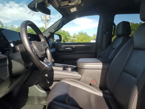 Used 2025 Chevrolet Tahoe Z71 AWD/4WD image 8