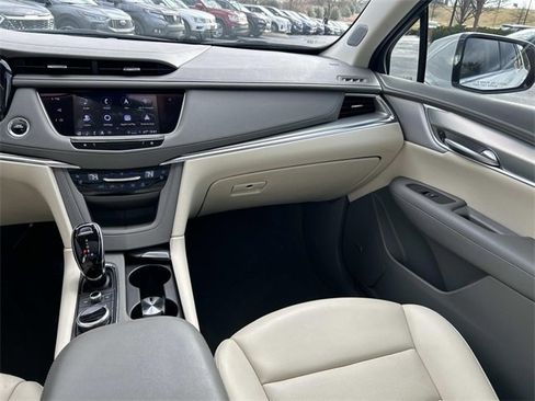 Used 2022 Cadillac XT5 Premium Luxury w/ Technology Package image 18