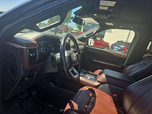 Used 2023 Ford Expedition Limited AWD/4WD image 12