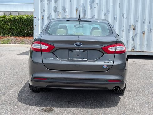 Used 2016 Ford Fusion SE FWD image 5