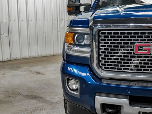 Used 2016 GMC Sierra 2500 Denali w/ Duramax Plus Package AWD/4WD image 45