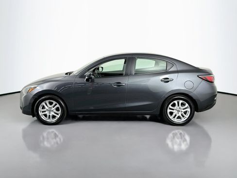 Certified 2017 Toyota Yaris iA FWD image 4