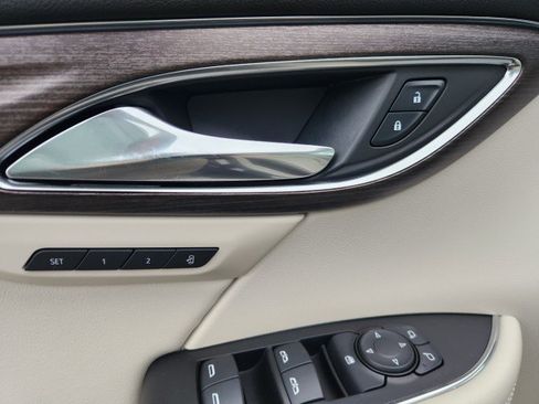 Used 2023 Buick Envision Avenir image 33