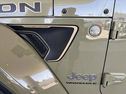 Used 2025 Jeep Wrangler Unlimited Rubicon 392 AWD/4WD image 10