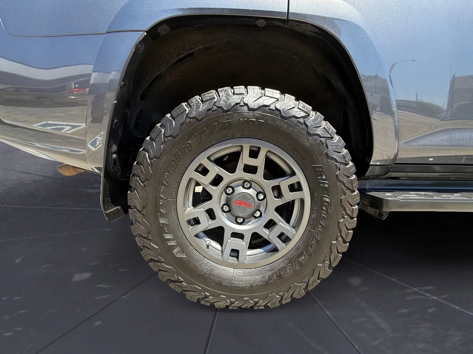 Used 2020 Toyota 4Runner SR5 Premium w/ Moonroof Package AWD/4WD image 25