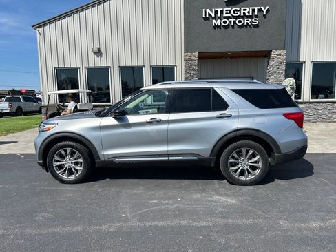 Used 2020 Ford Explorer Limited AWD/4WD image 2