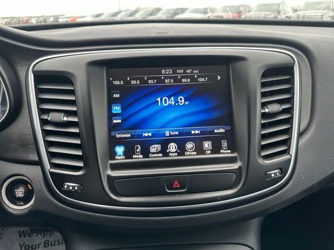 Used 2017 Chrysler 200 Limited Platinum FWD image 17