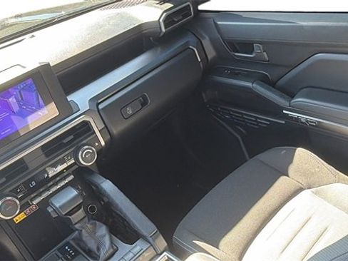 Used 2025 Toyota 4Runner TRD Off-Road image 17