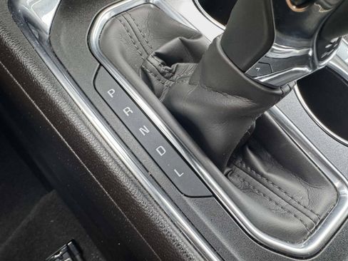 Used 2023 Chevrolet Traverse LT w/ Midnight/Sport Edition image 34