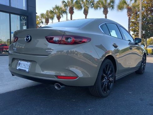 Used 2024 MAZDA MAZDA3 s image 3