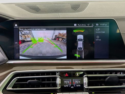 Used 2022 BMW X6 xDrive40i w/ Executive Package image 18