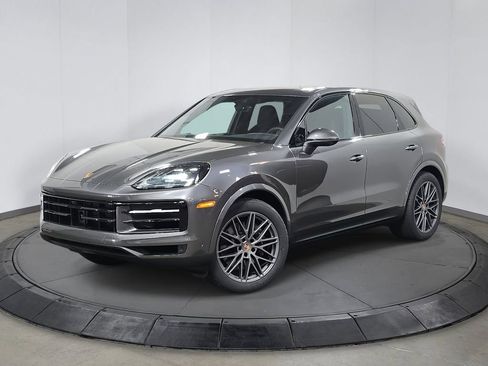 Certified 2025 Porsche Cayenne AWD/4WD image 1