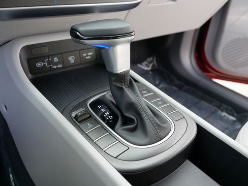 Certified 2025 Hyundai Kona SEL image 27