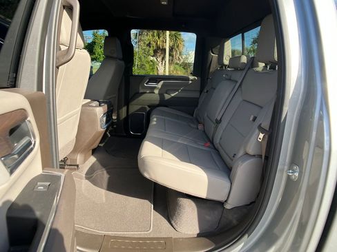 Used 2025 GMC Sierra 2500 SLT w/ SLT Premium Package image 32