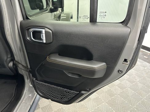 Used 2021 Jeep Gladiator Mojave AWD/4WD image 16