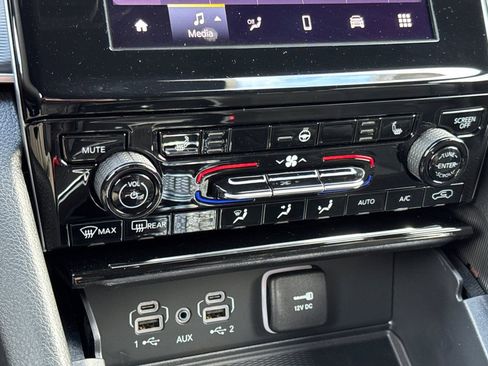 New 2025 Jeep Grand Cherokee L Altitude image 26