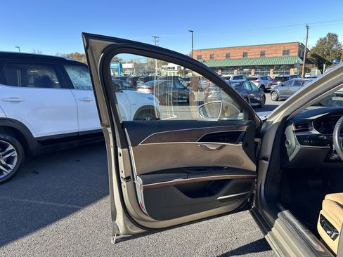 Used 2019 Audi A8 L 3.0T w/ Executive Package image 11