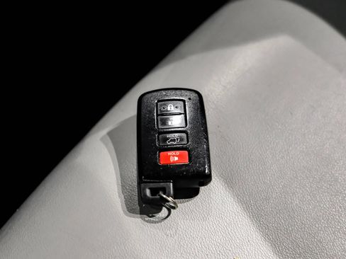 Used 2018 Toyota Highlander XLE w/ Protection Package #3 AWD/4WD image 54