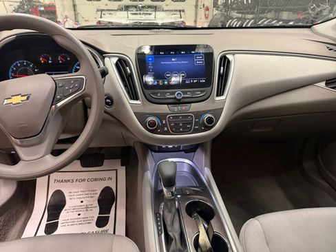 Used 2025 Chevrolet Malibu LT image 13