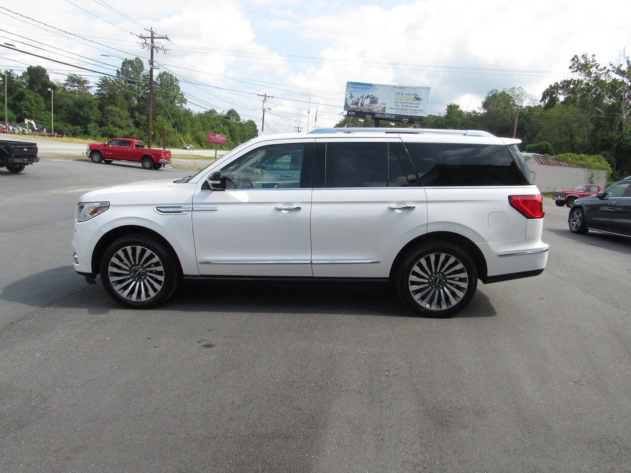 Used 2019 Lincoln Navigator Reserve w/ Cargo Package AWD/4WD image 7