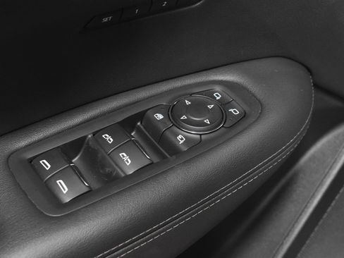 Certified 2024 Cadillac XT6 Premium Luxury FWD image 11
