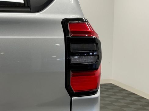 Used 2025 Toyota 4Runner TRD Off-Road Premium AWD/4WD image 14