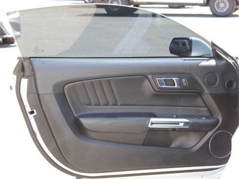 Used 2022 Ford Mustang Premium RWD image 7