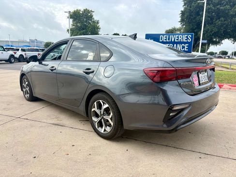 Used 2021 Kia Forte LXS FWD image 7